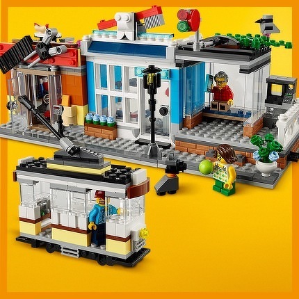 LEGO® Stadthaus mit Zoohandlung & Café 31097